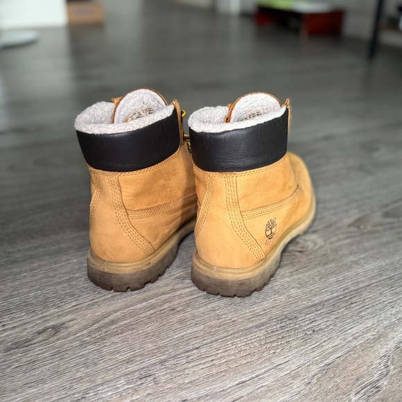 Timberland Women's Winter Boots - W9 - Picture 4 of 6